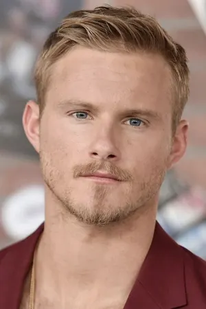 Александр Людвиг в роли Бьёрн Лодброк